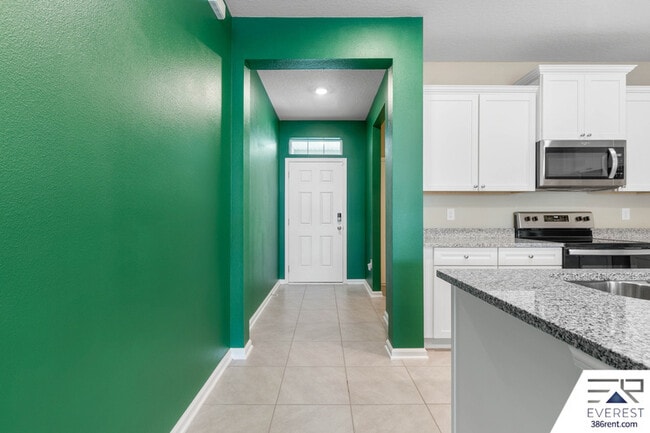 Building Photo - 152 Redbud Rd