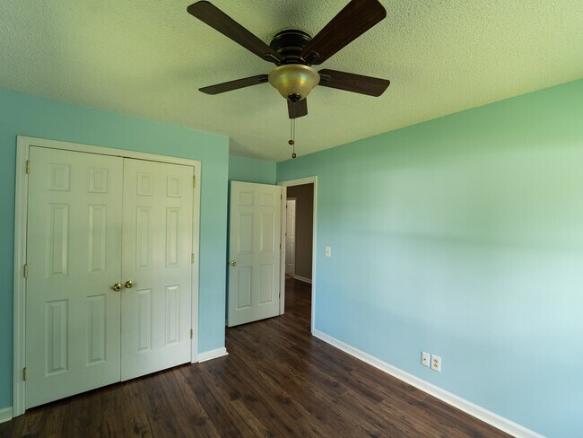 Building Photo - 2981 Bridle Dr