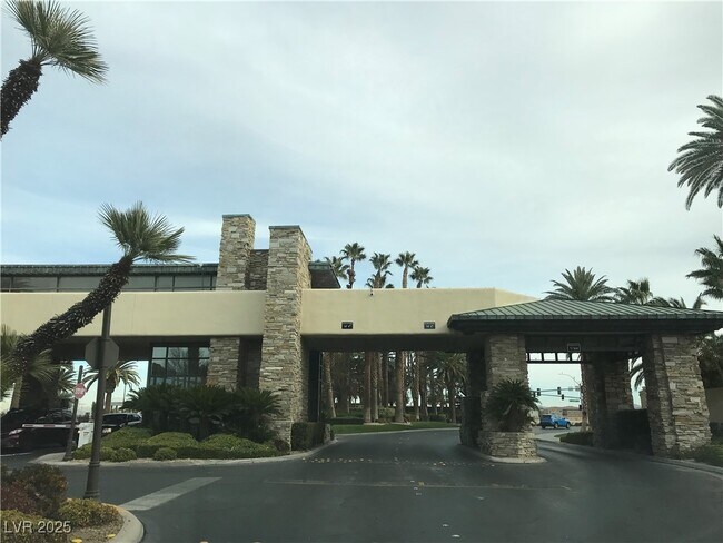 Building Photo - 370 Broken Par Dr