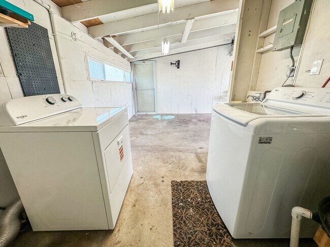 Building Photo - SD: Spacious 4BD/2BA Home in Imperial Beach with Large Yard, Turf Backyard & Attached Garage