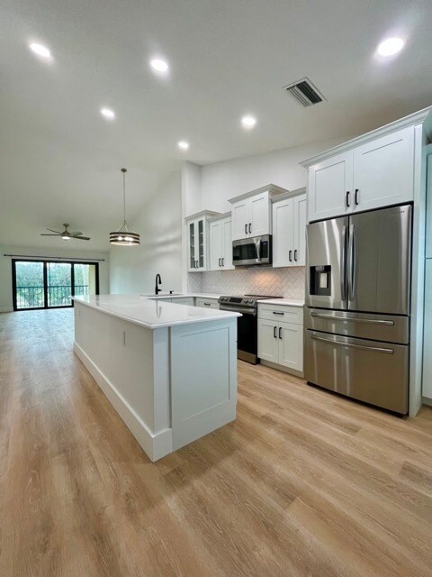 Building Photo - 102 Pinecrest Cir