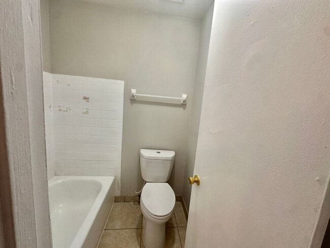 Building Photo - $1,199 |1 bedroom 1.5 bath town home style...