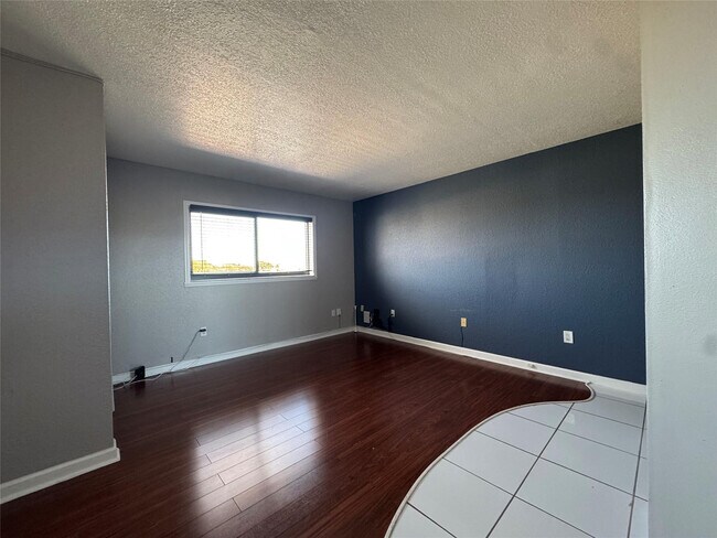 Building Photo - 701 NW 19th St