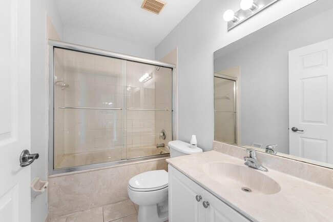 Building Photo - 3256 Commodore Ct