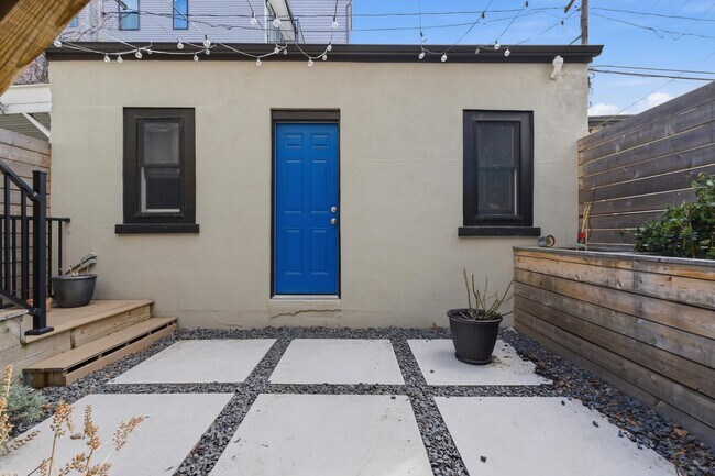 Building Photo - 303 4th St