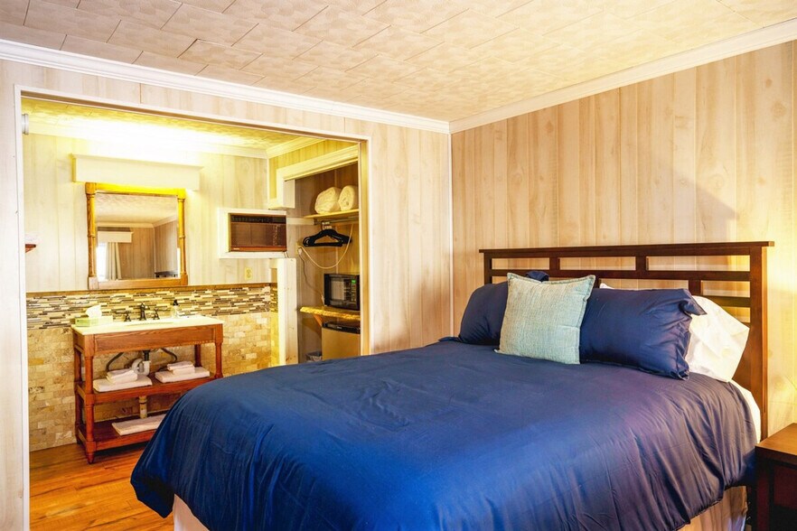 Building Photo - 90 Faulkner Rd