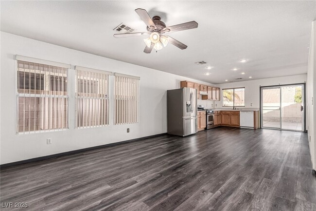 Building Photo - 1828 Vista Pointe Ave