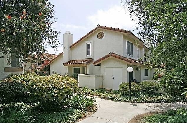 Primary Photo - Escondido 3 Br Gated LOVELY Townhome 2 pat...