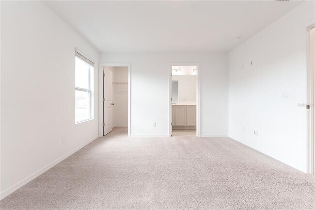 Building Photo - 2970 Voyager Ave