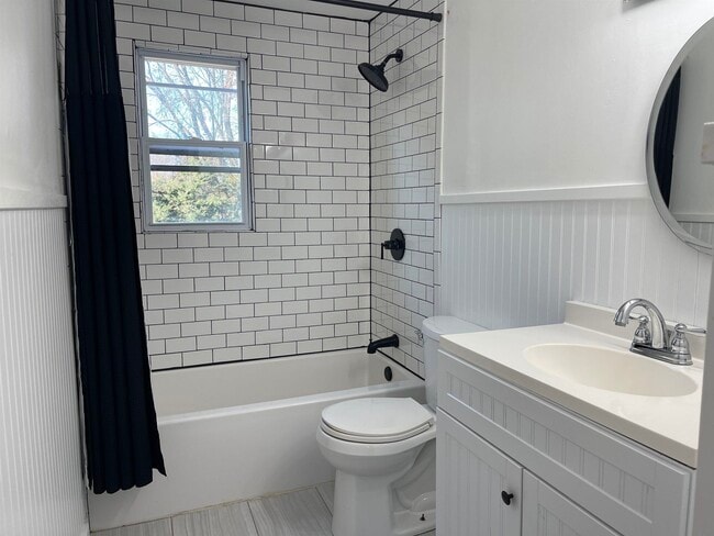 Building Photo - 20 Wareham Rd