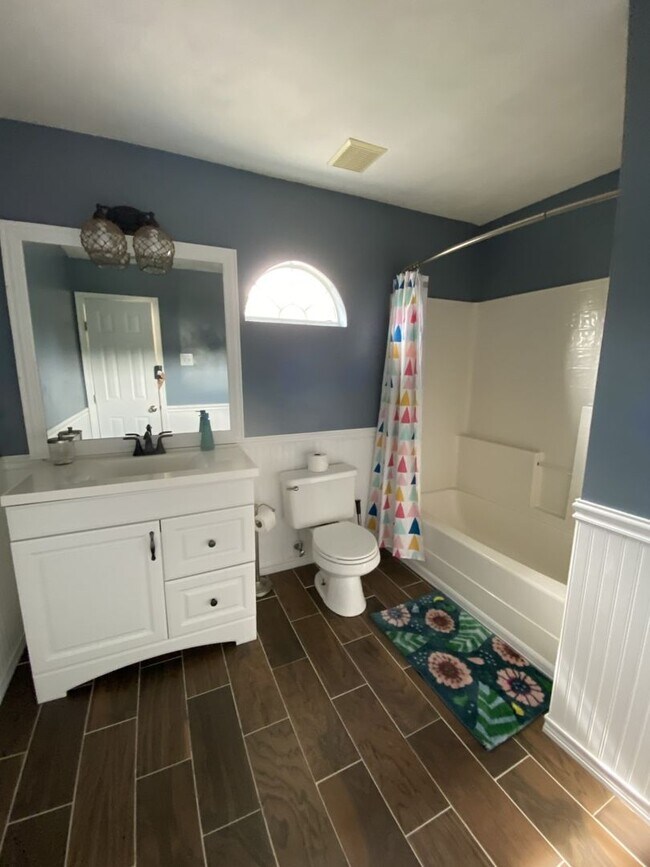 Building Photo - 2544 Penshurst Way