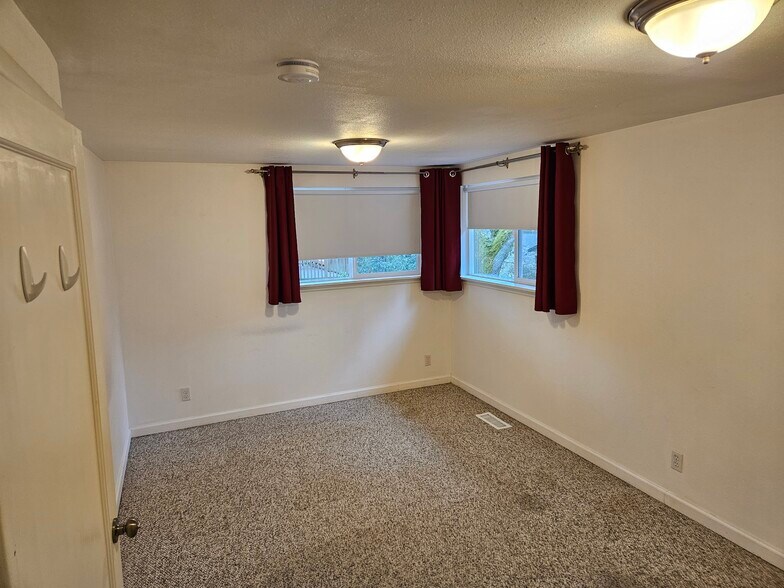 Building Photo - 12341 36th Ave NE