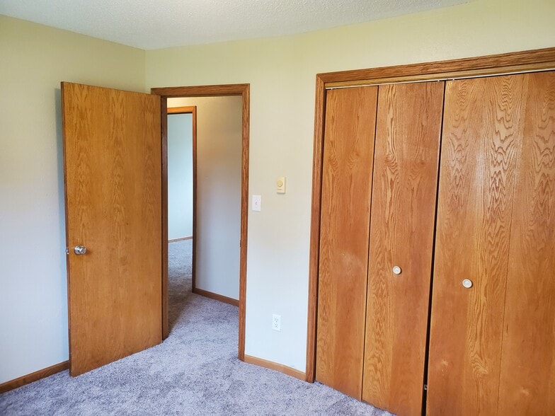 Building Photo - 742 Central Plains Ct