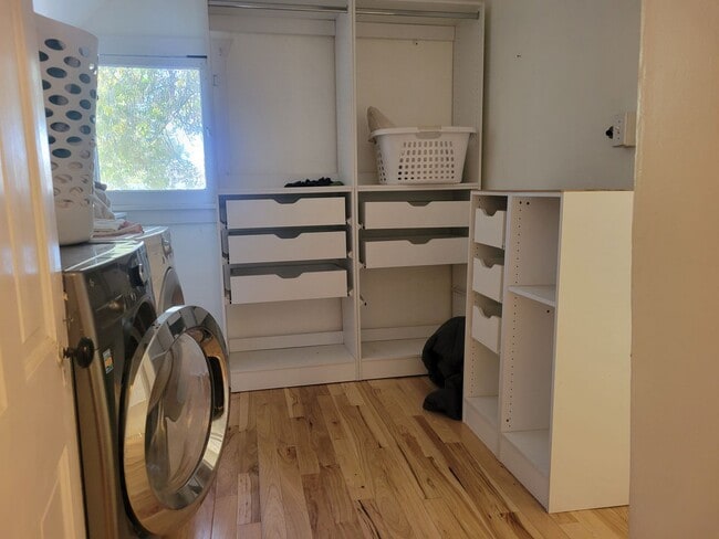 Building Photo - Charming 1910 Craftsman in the Heart of Downtown Longmont