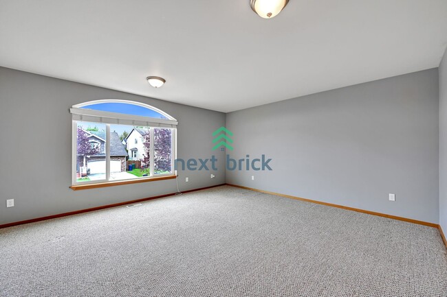 Building Photo - Beautiful 3 Bed, 2.5 Bath Parkside Home – ...