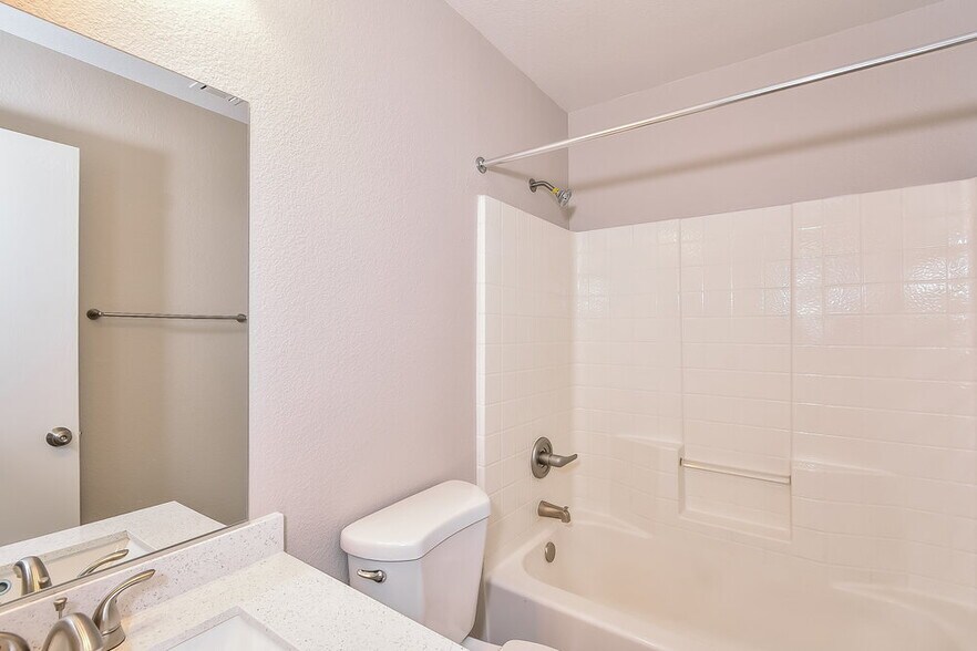 Building Photo - 613 Black Sand Ct