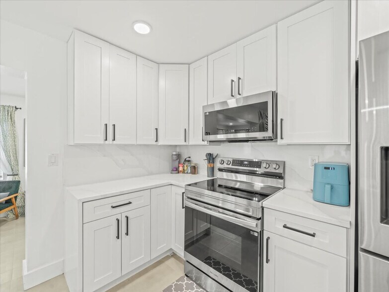 Building Photo - 3811 River Grove Ct