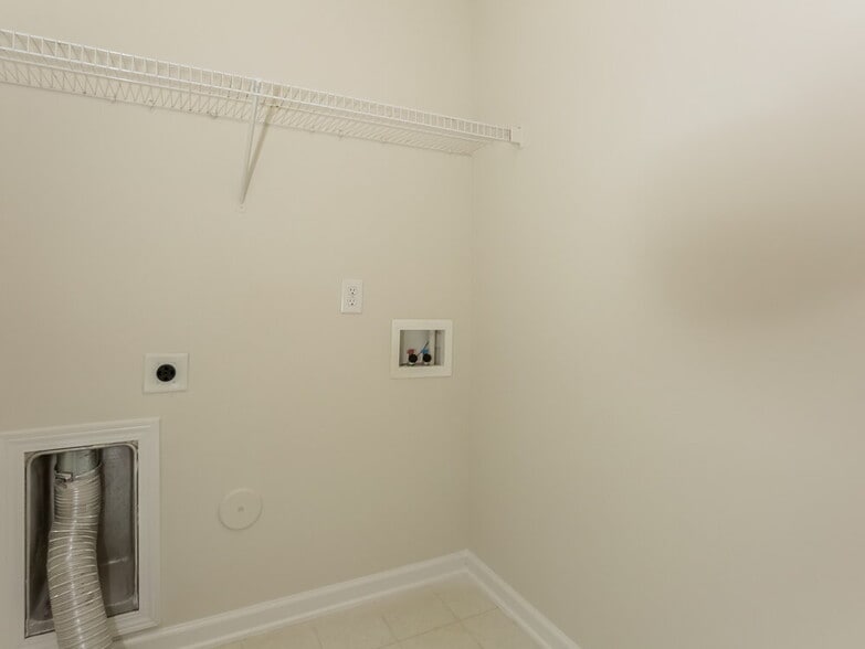 Building Photo - 6908 Sequoia Hills Dr