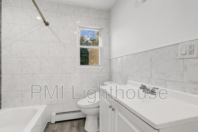 Building Photo - 25 Thorney Ave