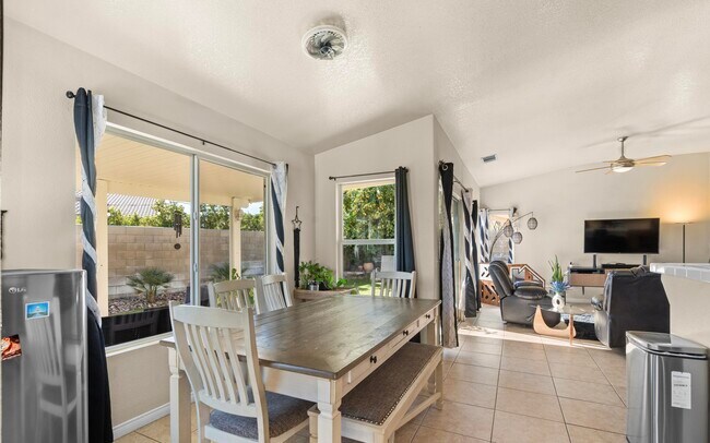 Building Photo - 44658 Franklin Ct