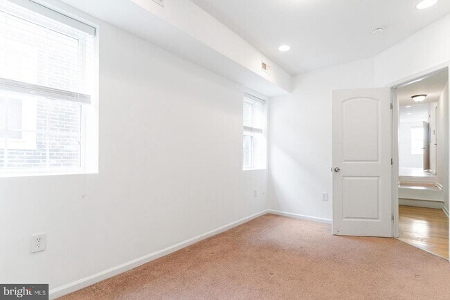 Building Photo - 227 E Girard Ave