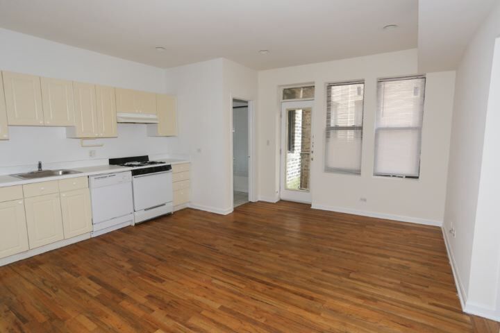 Building Photo - 909 W Dakin St