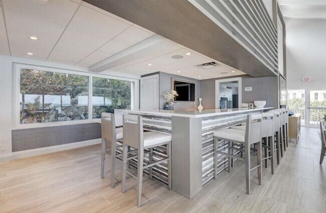 Building Photo - 4748 S Ocean Blvd