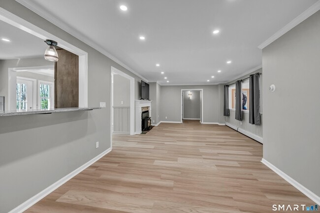 Building Photo - 240 Great Plain Rd