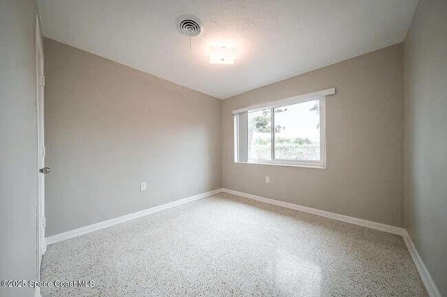 Building Photo - 319 Coral Reef Dr