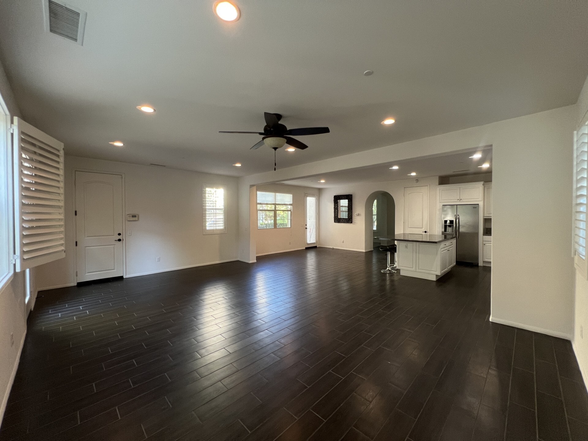 Building Photo - 747 E Lemon Swirl Dr