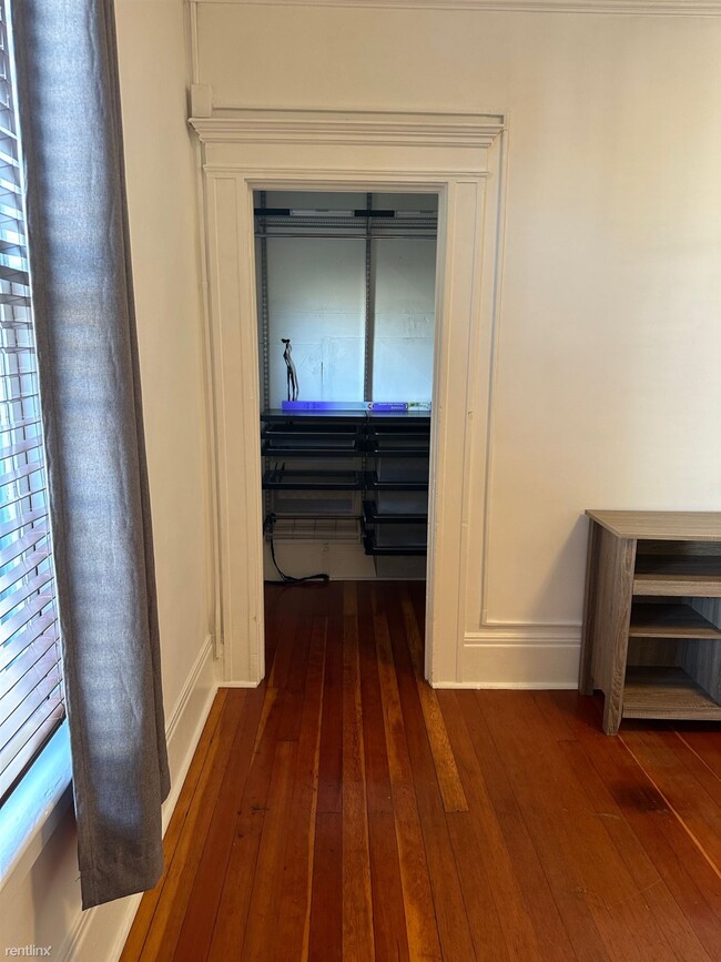 Building Photo - Room for Rent, 2 bath Condo - 59 Octavia S...