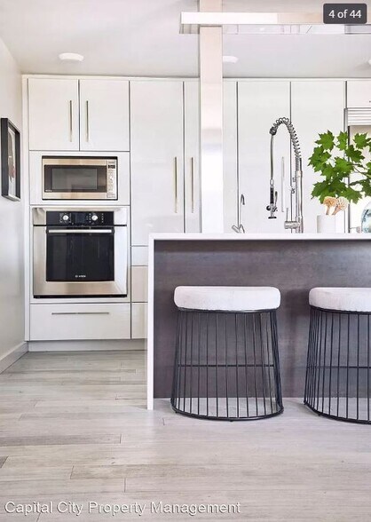 Building Photo - 700 Grand Ave