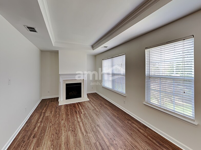 Building Photo - 2005 Brook Valley Run