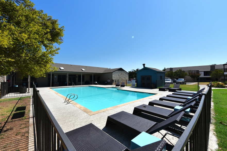 Building Photo - Indian Creek