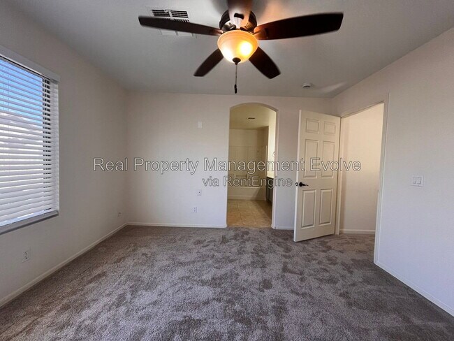 Building Photo - 2060 N 30th St