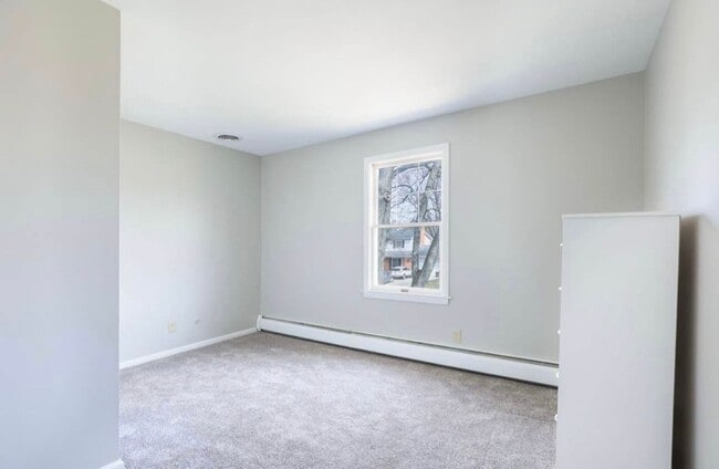 Building Photo - The Space You’ve Been Waiting For — 4 Beds, 2.5 Baths in Saginaw Township