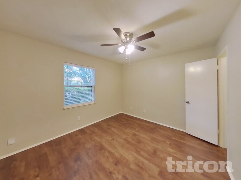 Building Photo - 7125 Hardwood Trail