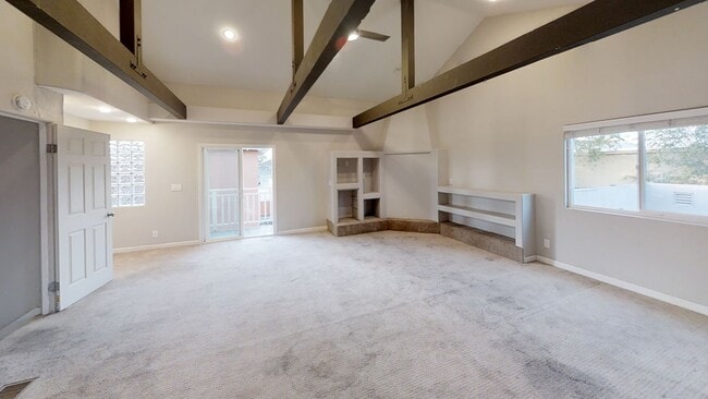 Building Photo - BIG House! Spacious bedrooms! Garage and Driveway Parking!