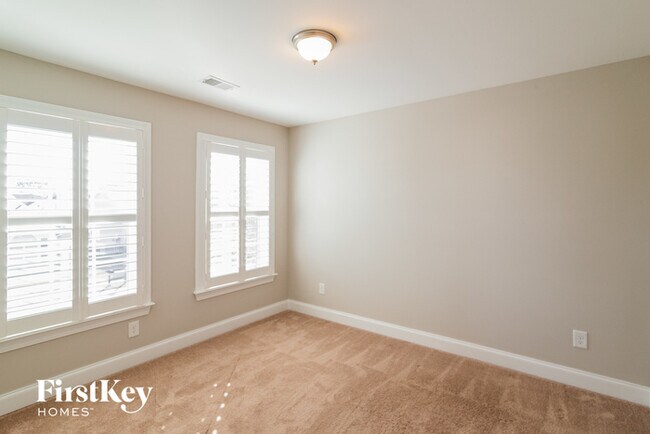 Building Photo - 412 Topcrest Ln