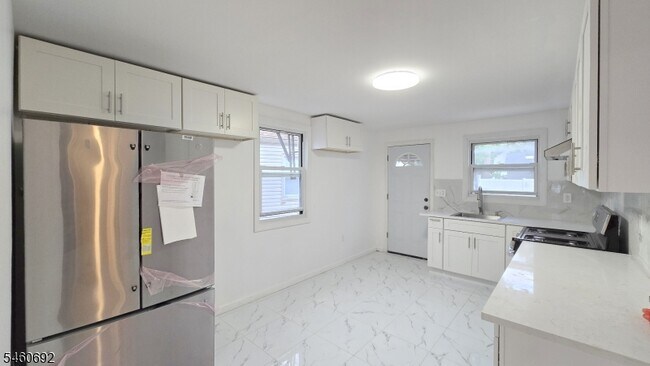 Building Photo - 76 Baldwin Pl