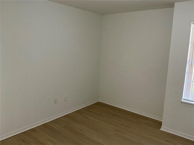 Building Photo - 7350 Westpointe Blvd