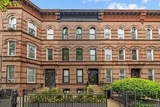 Building Photo - 581 Decatur St