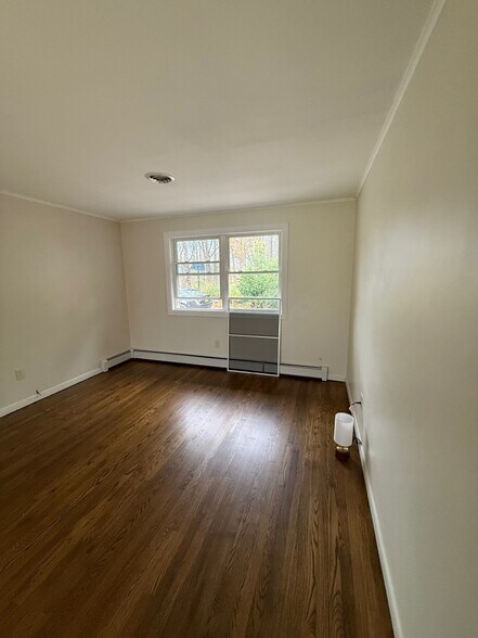 Bedroom 3 - 4387 NY-32