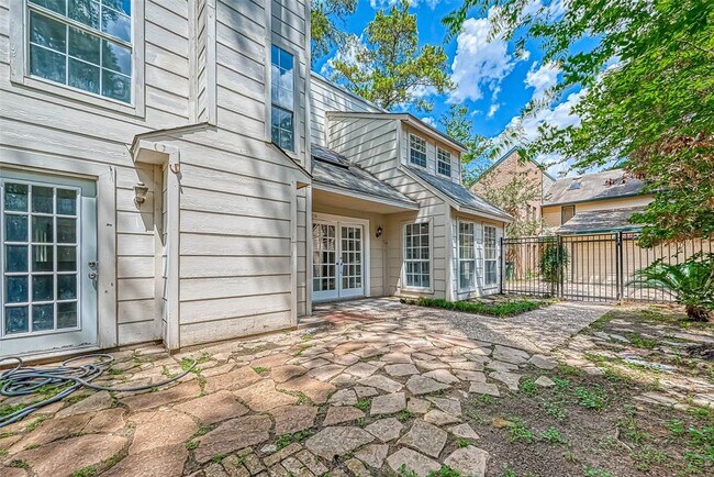 Building Photo - 17805 Villa Way Dr