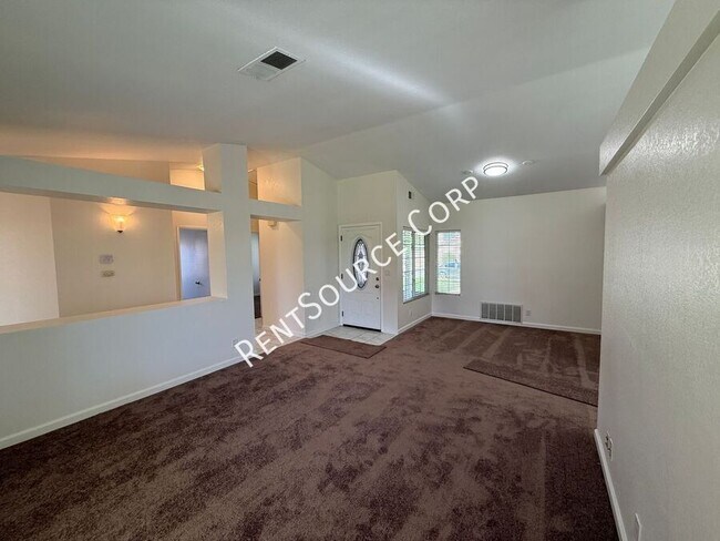 Building Photo - 2240 Westpark Dr