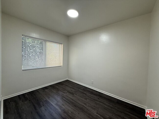 Building Photo - 3117 W 36th St