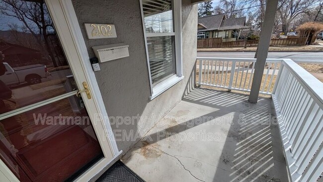 Building Photo - 2102 W Kiowa St