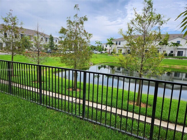 Building Photo - 880 NW 3rd Way