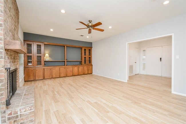 Building Photo - 2103 Winged Foot Dr