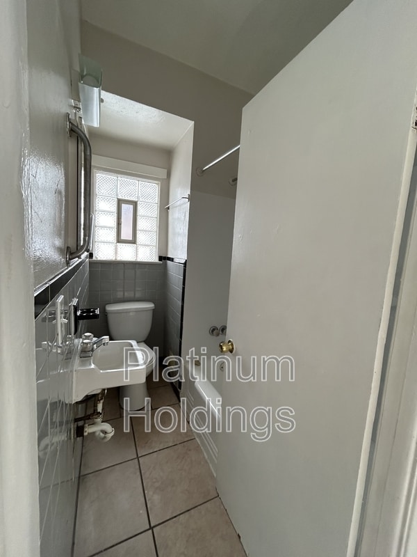 Building Photo - 1055 Neville Ave